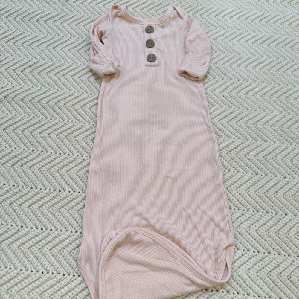 Caden Lane Dusty Pink Ribbed Knotted Gown Size 0-3 Mo Bamboo Baby Announcement